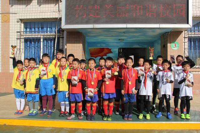 曼城上半场4比0横扫葡萄牙体育 创欧冠一项纪录